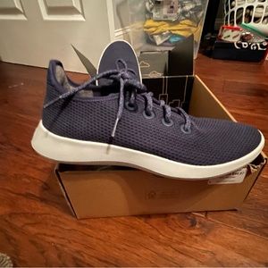 New in box! Allbirds Tree Runner in marine blue